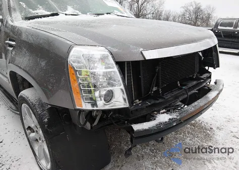 2014 Cadillac Escalade Luxury z USA, uszkodzony, nr VIN 1GYS4BEF1ER204387